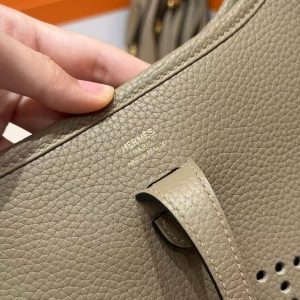 Hermes Evelyne 23 CM Bag Handmade In Taurillon Clemence Leather Gold Hardware 8Q Beige Marfa - Image 12