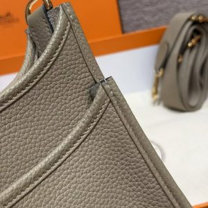 Hermes Evelyne 23 CM Bag Handmade In Taurillon Clemence Leather Gold Hardware 8Q Beige Marfa - Image 9