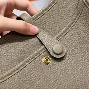 Hermes Evelyne 23 CM Bag Handmade In Taurillon Clemence Leather Gold Hardware 8Q Beige Marfa - Image 7