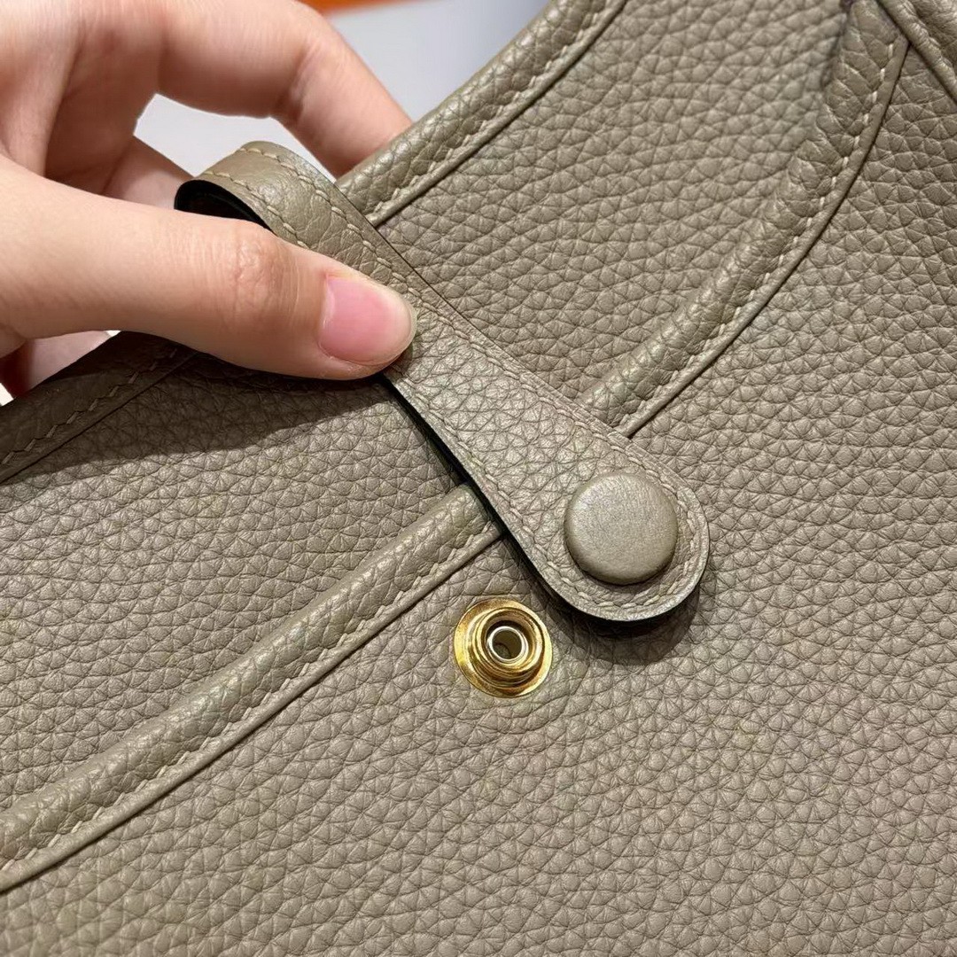 Hermes Evelyne 23 CM Bag Handmade In Taurillon Clemence Leather Gold Hardware 8Q Beige Marfa - Image 7