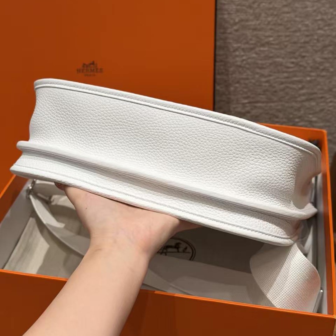 Hermes Evelyne 29 CM Bag Handmade In Taurillon Clemence Leather Silver Hardware 01 Blanc - Image 13