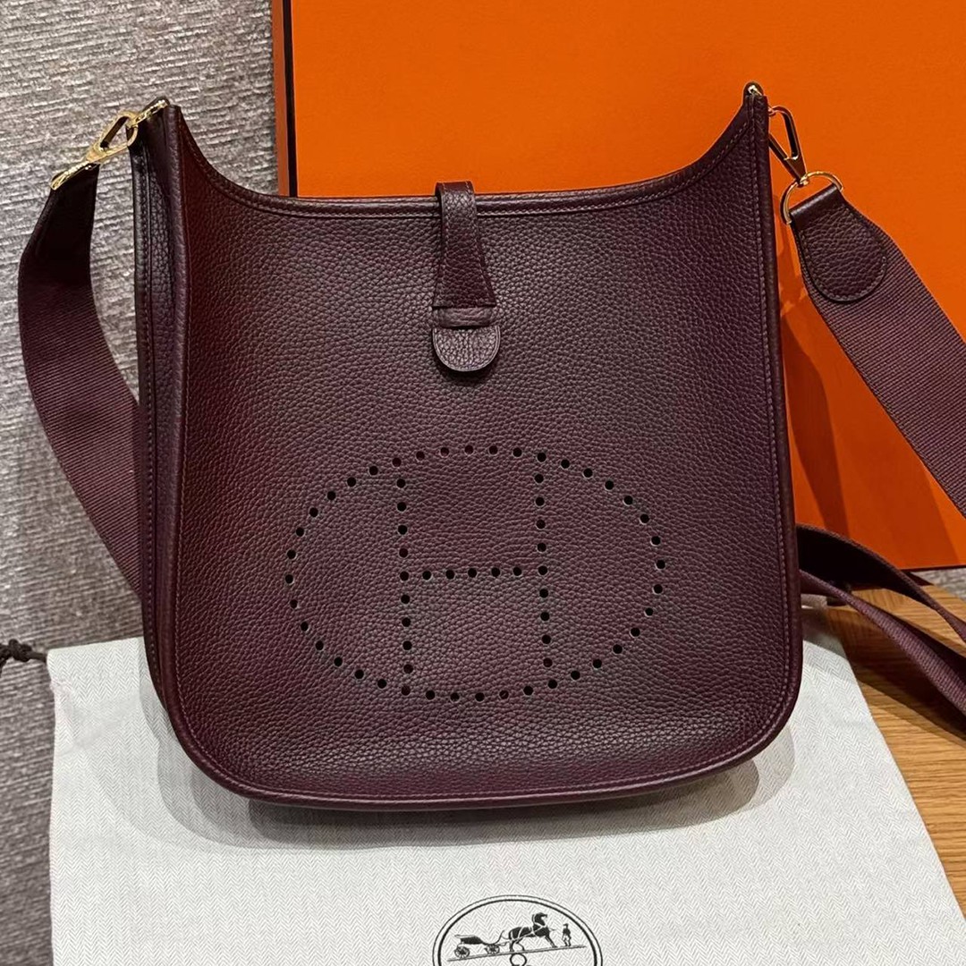 Hermes Evelyne 29 CM Bag Handmade In Taurillon Clemence Leather Gold Hardware 0G Rouge Seller