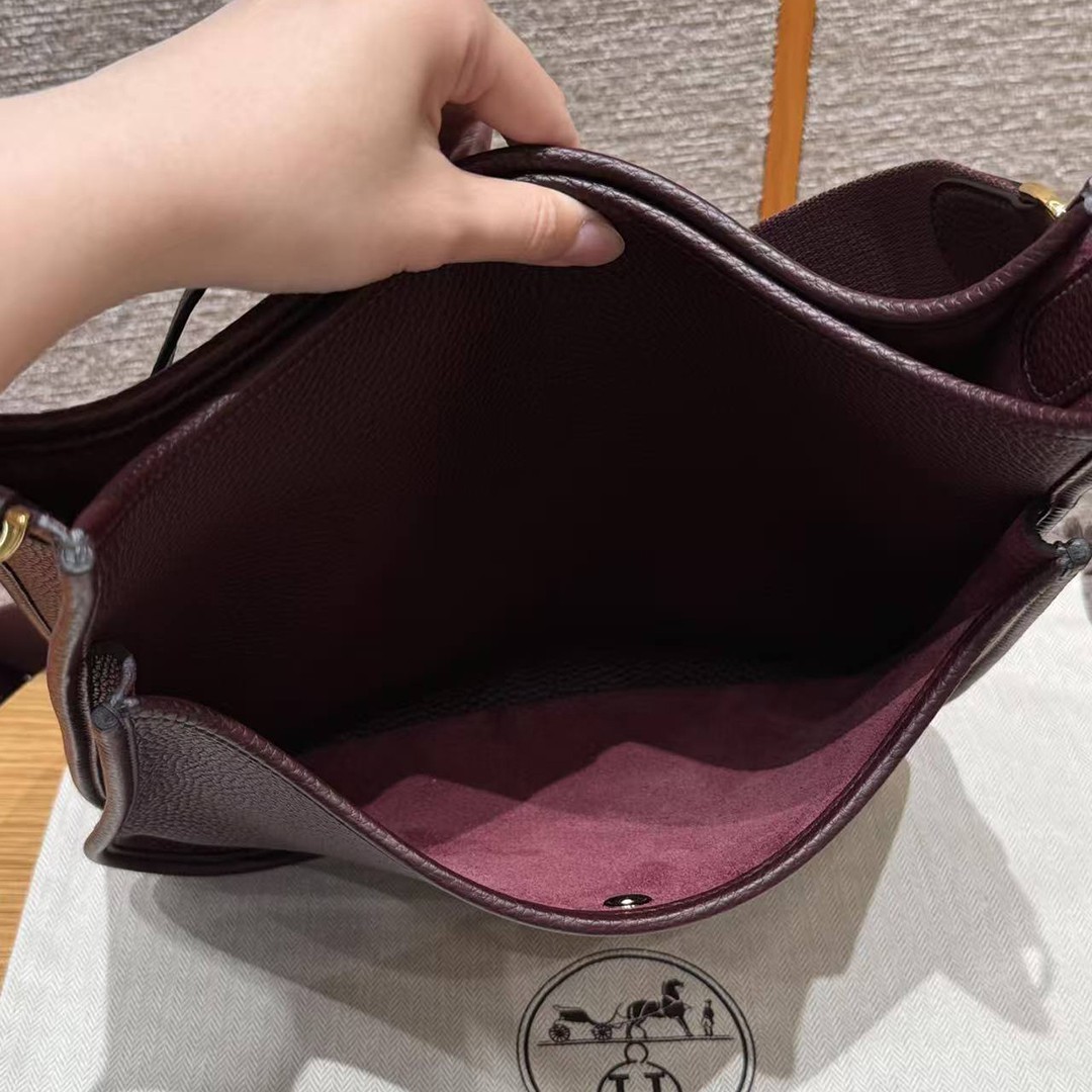 Hermes Evelyne 29 CM Bag Handmade In Taurillon Clemence Leather Gold Hardware 0G Rouge Seller - Image 2