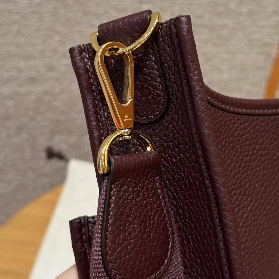 Hermes Evelyne 29 CM Bag Handmade In Taurillon Clemence Leather Gold Hardware 0G Rouge Seller - Image 14