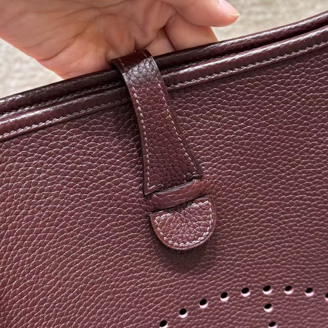Hermes Evelyne 29 CM Bag Handmade In Taurillon Clemence Leather Gold Hardware 0G Rouge Seller - Image 13