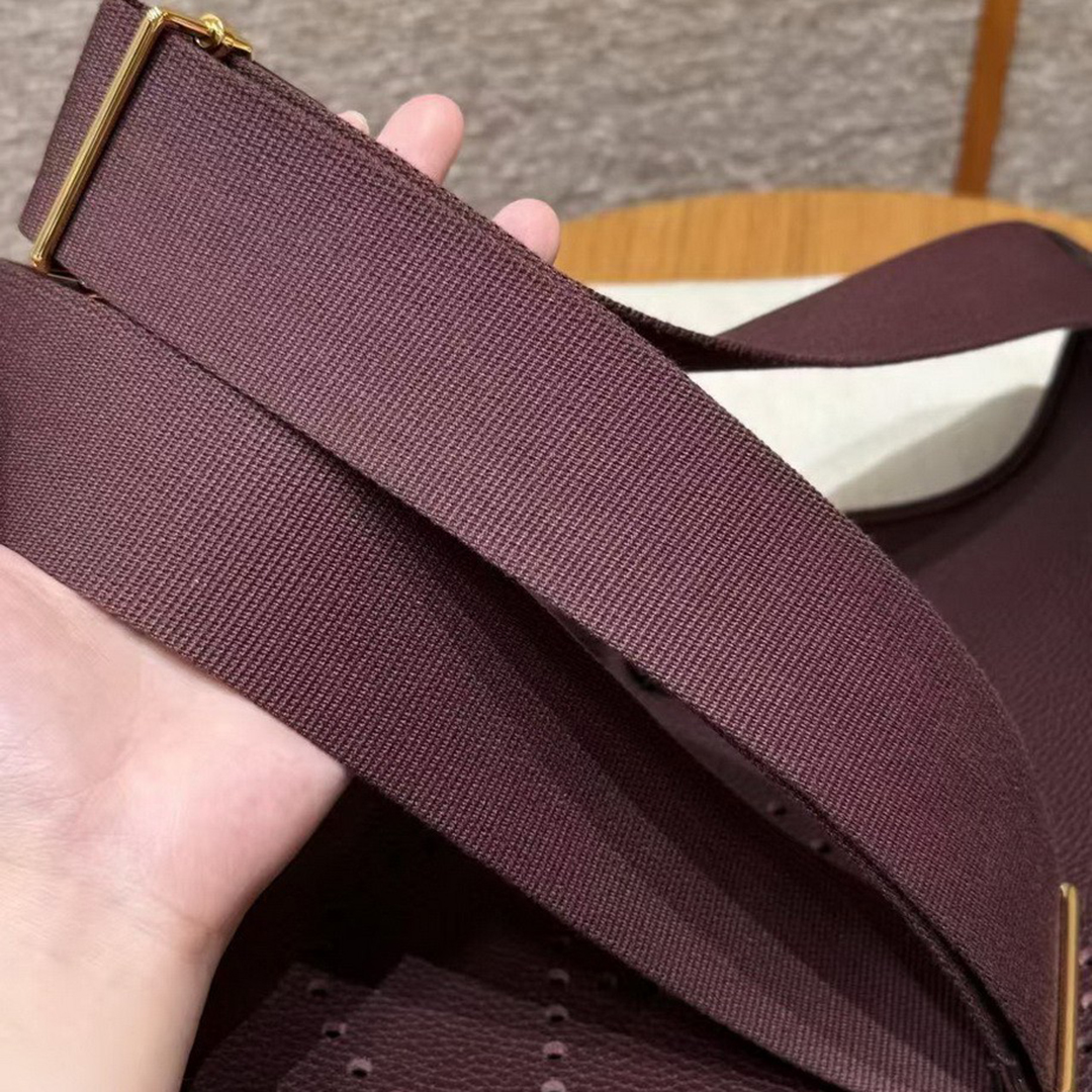 Hermes Evelyne 29 CM Bag Handmade In Taurillon Clemence Leather Gold Hardware 0G Rouge Seller - Image 4