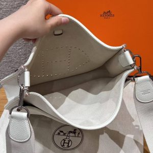 Hermes Evelyne 29 CM Bag Handmade In Taurillon Clemence Leather Silver Hardware 0T Mushroom - Image 15