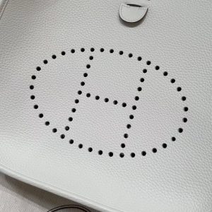 Hermes Evelyne 29 CM Bag Handmade In Taurillon Clemence Leather Silver Hardware 0T Mushroom - Image 13