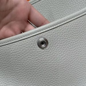 Hermes Evelyne 29 CM Bag Handmade In Taurillon Clemence Leather Silver Hardware 0W Gris Neve - Image 4