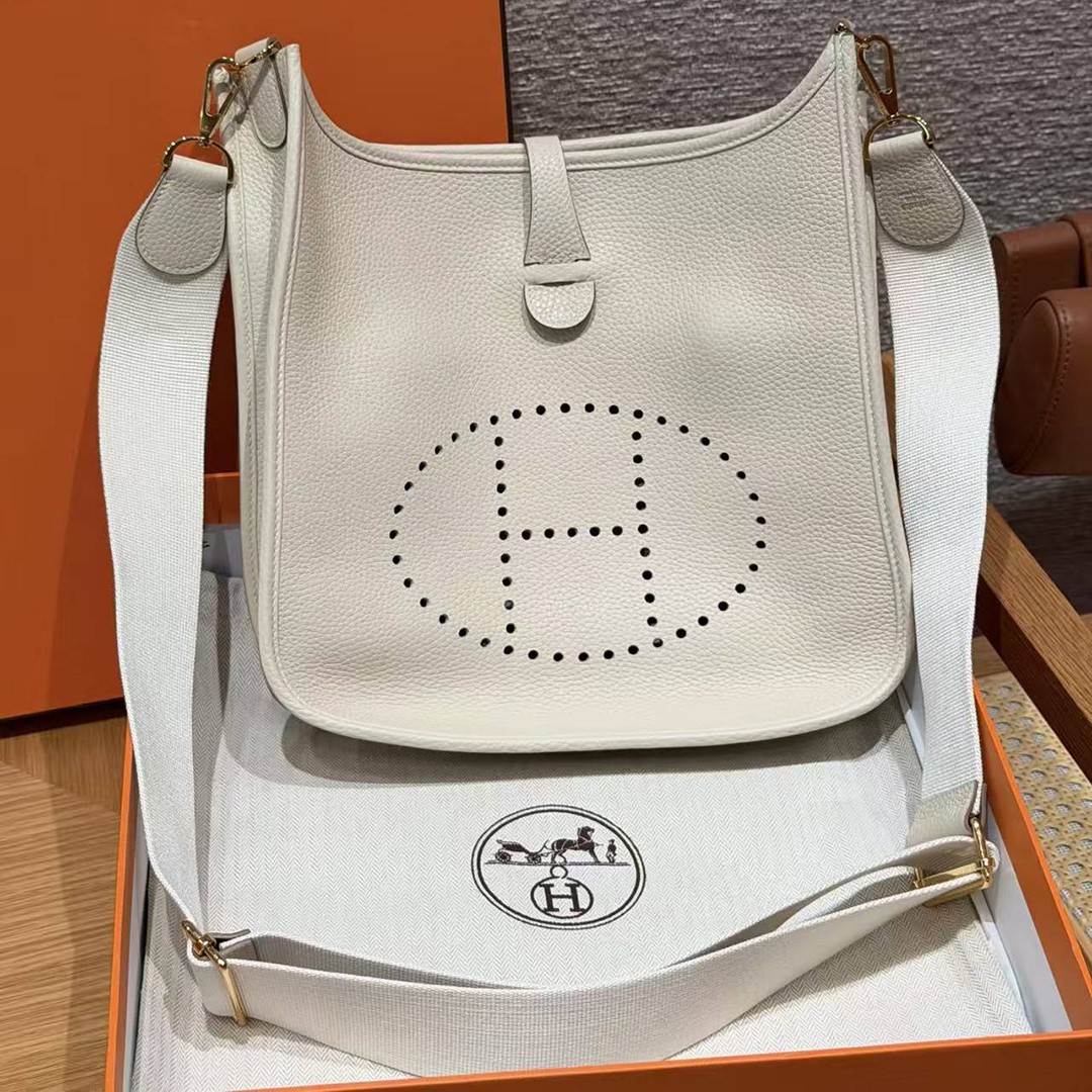 Hermes Evelyne 29 CM Bag Handmade In Taurillon Clemence Leather Gold Hardware 10 Craie