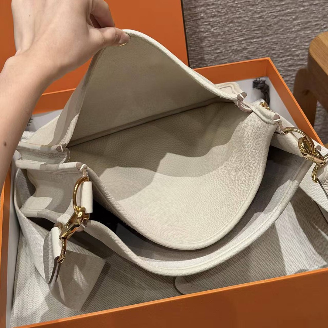 Hermes Evelyne 29 CM Bag Handmade In Taurillon Clemence Leather Gold Hardware 10 Craie - Image 12