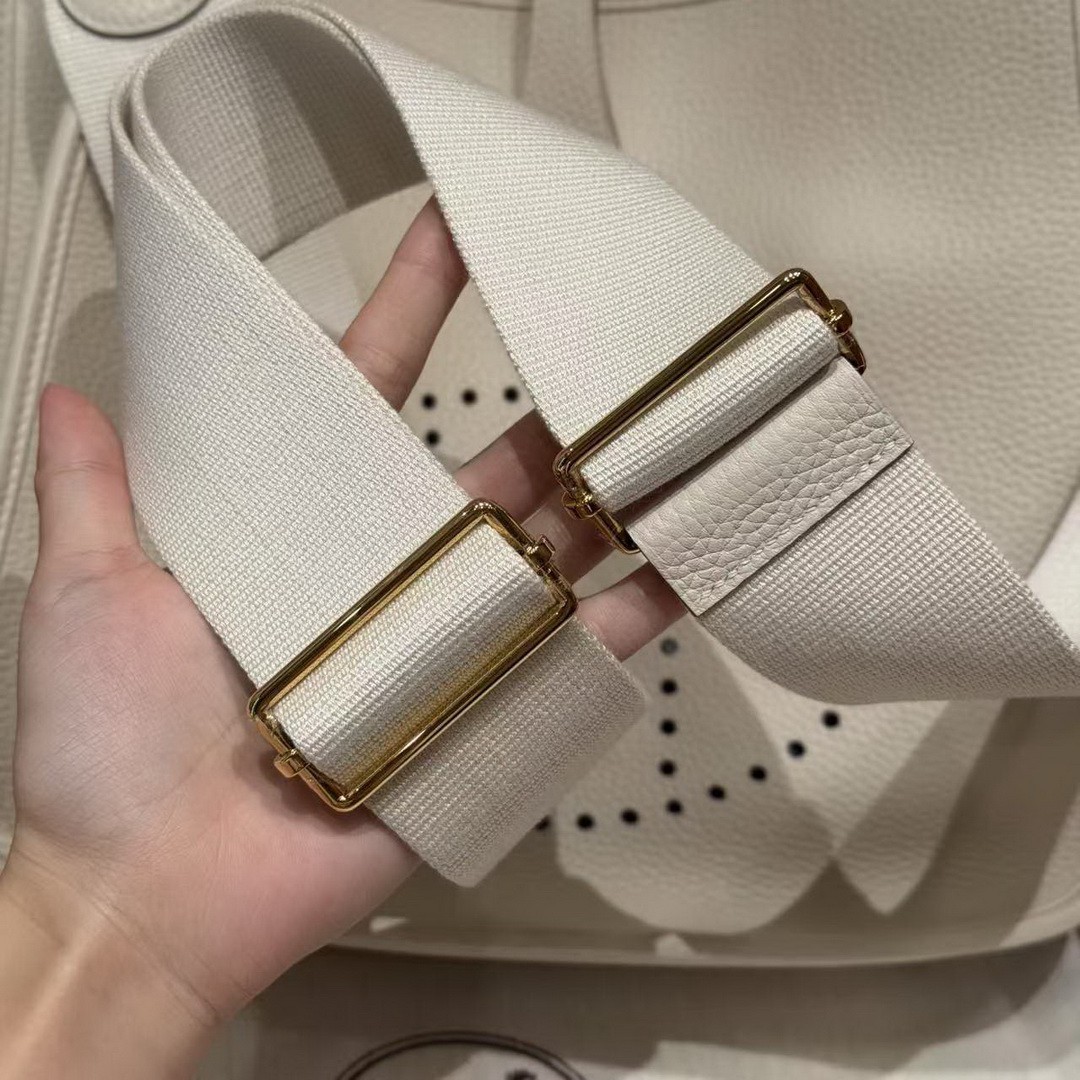 Hermes Evelyne 29 CM Bag Handmade In Taurillon Clemence Leather Gold Hardware 10 Craie - Image 4