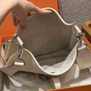 Hermes Evelyne 29 CM Bag Handmade In Taurillon Clemence Leather Silver Hardware 10 Craie - Image 11