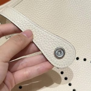 Hermes Evelyne 29 CM Bag Handmade In Taurillon Clemence Leather Silver Hardware 10 Craie - Image 4