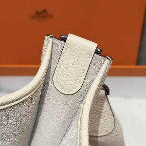Hermes Evelyne 29 CM Bag Handmade In Taurillon Clemence Leather Silver Hardware 10 Craie - Image 3