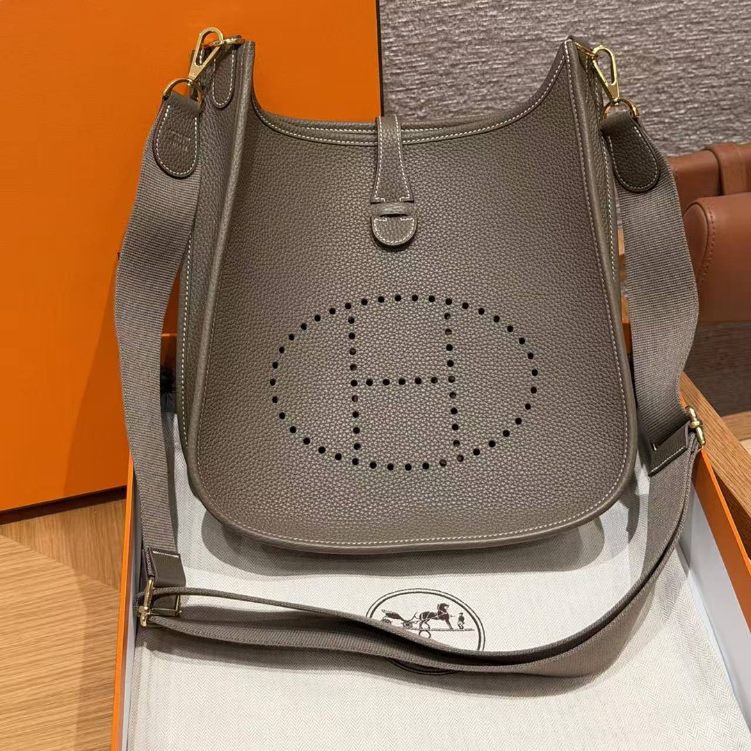 Hermes Evelyne 29 CM Bag Handmade In Taurillon Clemence Leather Gold Hardware 18 Etoupe