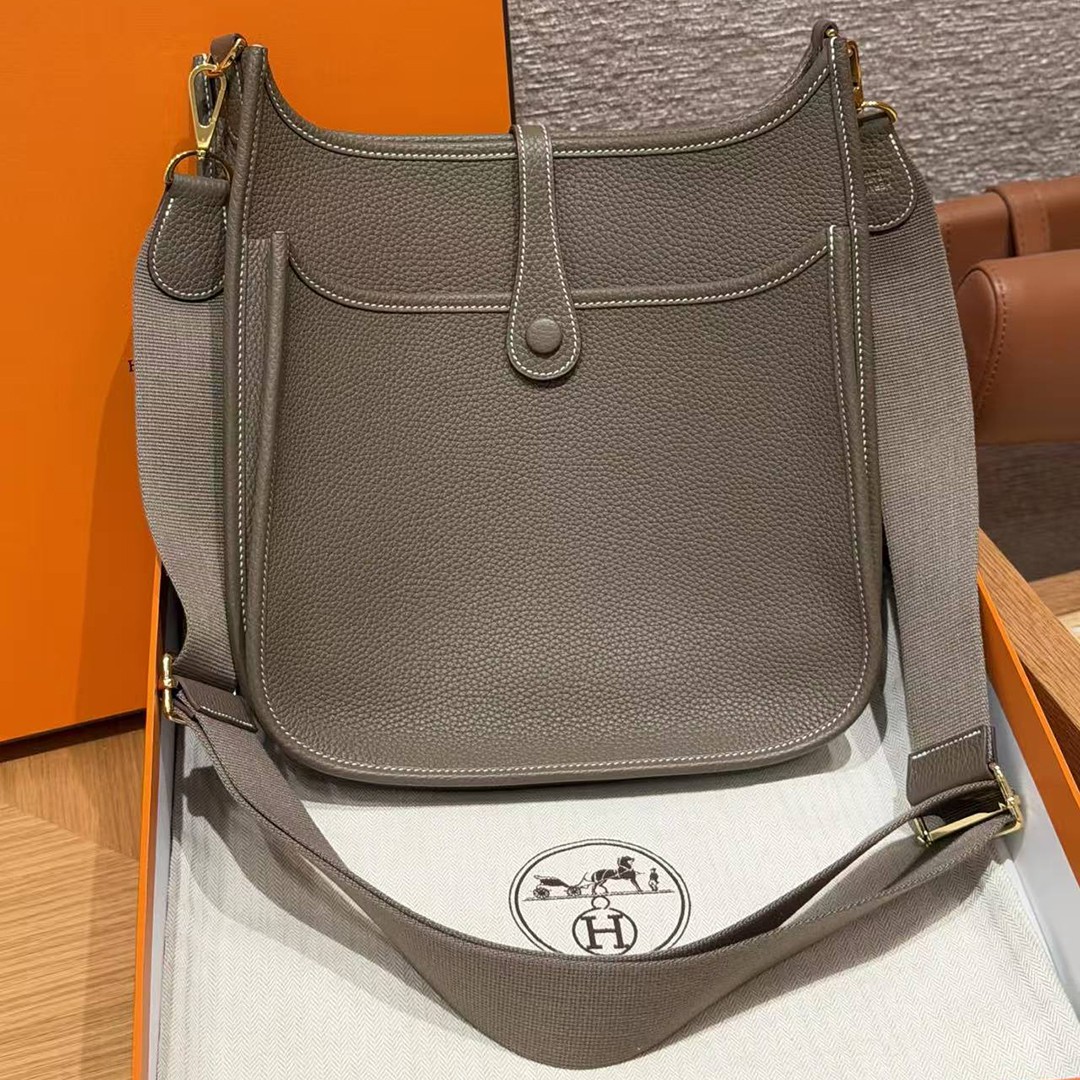 Hermes Evelyne 29 CM Bag Handmade In Taurillon Clemence Leather Gold Hardware 18 Etoupe - Image 2