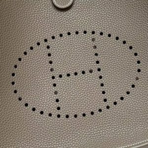 Hermes Evelyne 29 CM Bag Handmade In Taurillon Clemence Leather Gold Hardware 18 Etoupe - Image 10