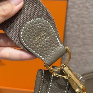 Hermes Evelyne 29 CM Bag Handmade In Taurillon Clemence Leather Gold Hardware 18 Etoupe - Image 6
