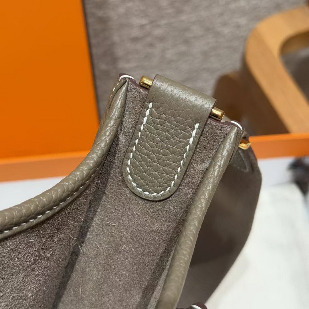 Hermes Evelyne 29 CM Bag Handmade In Taurillon Clemence Leather Gold Hardware 18 Etoupe - Image 3