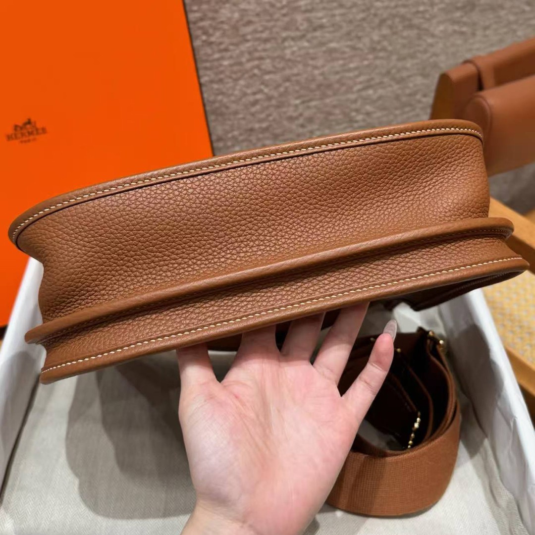 Hermes Evelyne 29 CM Bag Handmade In Taurillon Clemence Leather Gold Hardware 37 Gold - Image 9