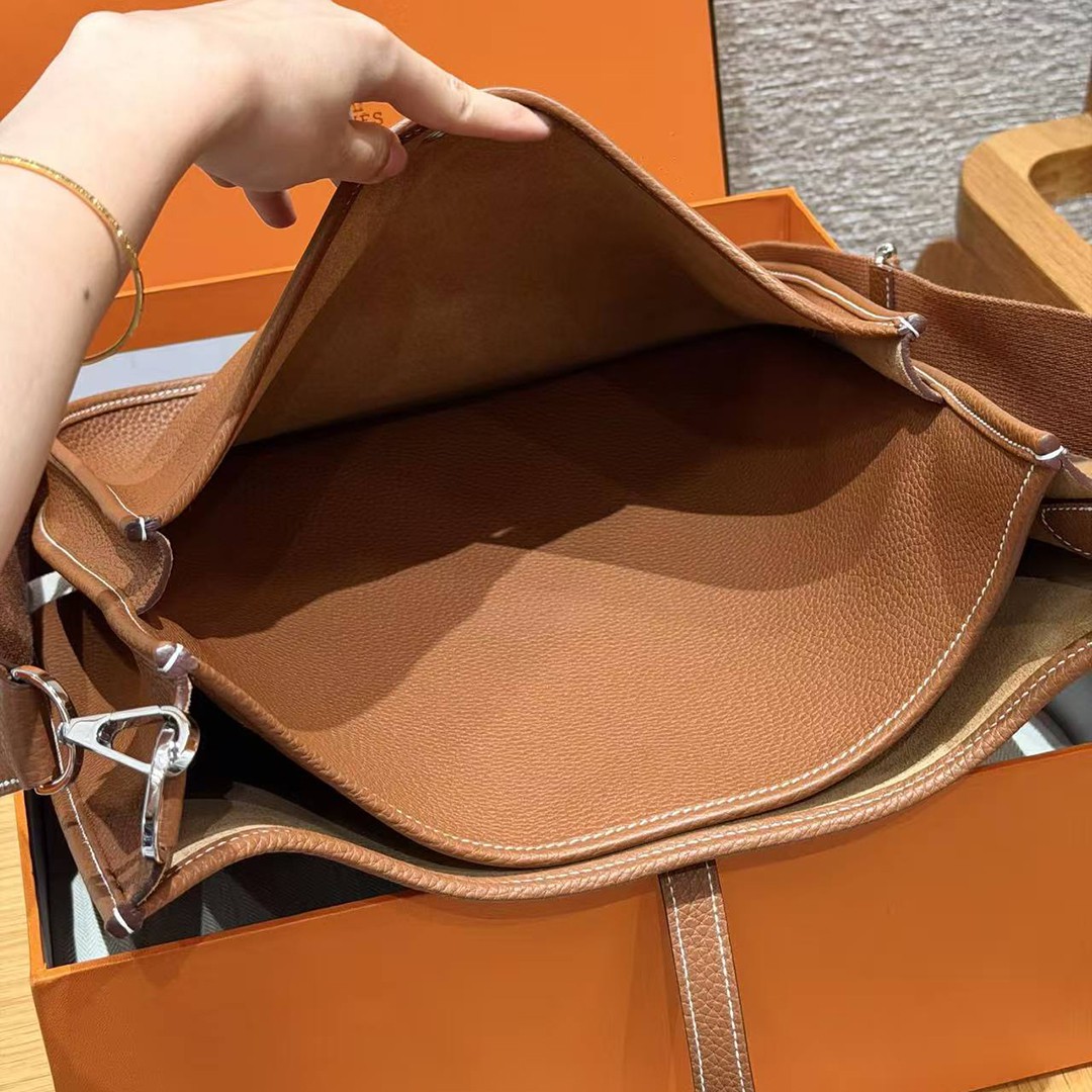 Hermes Evelyne 29 CM Bag Handmade In Taurillon Clemence Leather Silver Hardware 37 Gold - Image 13