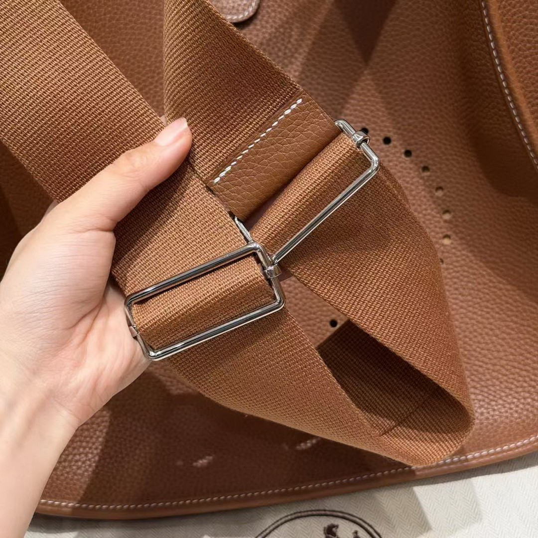 Hermes Evelyne 29 CM Bag Handmade In Taurillon Clemence Leather Silver Hardware 37 Gold - Image 7
