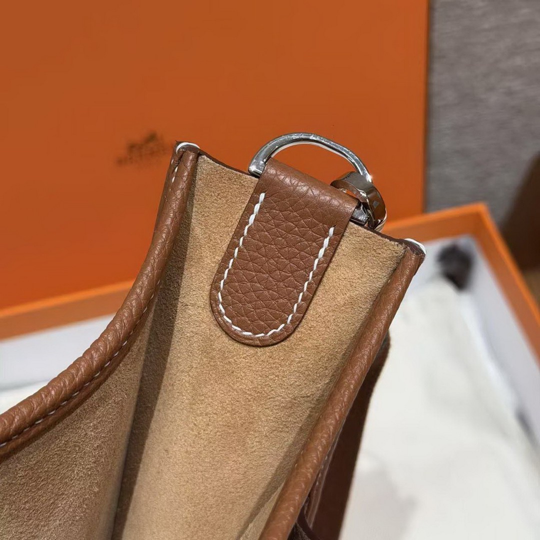 Hermes Evelyne 29 CM Bag Handmade In Taurillon Clemence Leather Silver Hardware 37 Gold - Image 4