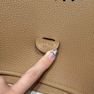 Hermes Evelyne 29 CM Bag Handmade In Taurillon Clemence Leather Silver Hardware 4B Biscuit - Image 11