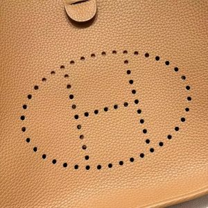 Hermes Evelyne 29 CM Bag Handmade In Taurillon Clemence Leather Silver Hardware 4B Biscuit - Image 10