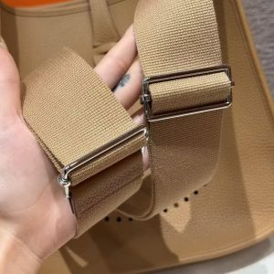 Hermes Evelyne 29 CM Bag Handmade In Taurillon Clemence Leather Silver Hardware 4B Biscuit - Image 5