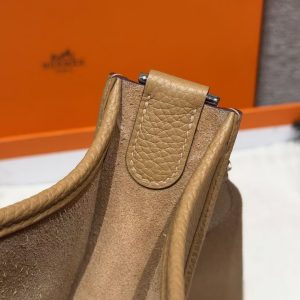 Hermes Evelyne 29 CM Bag Handmade In Taurillon Clemence Leather Silver Hardware 4B Biscuit - Image 3