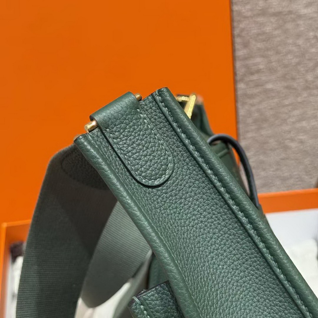 Hermes Evelyne 29 CM Bag Handmade In Taurillon Clemence Leather Gold Hardware 65 Vert Moyen - Image 8