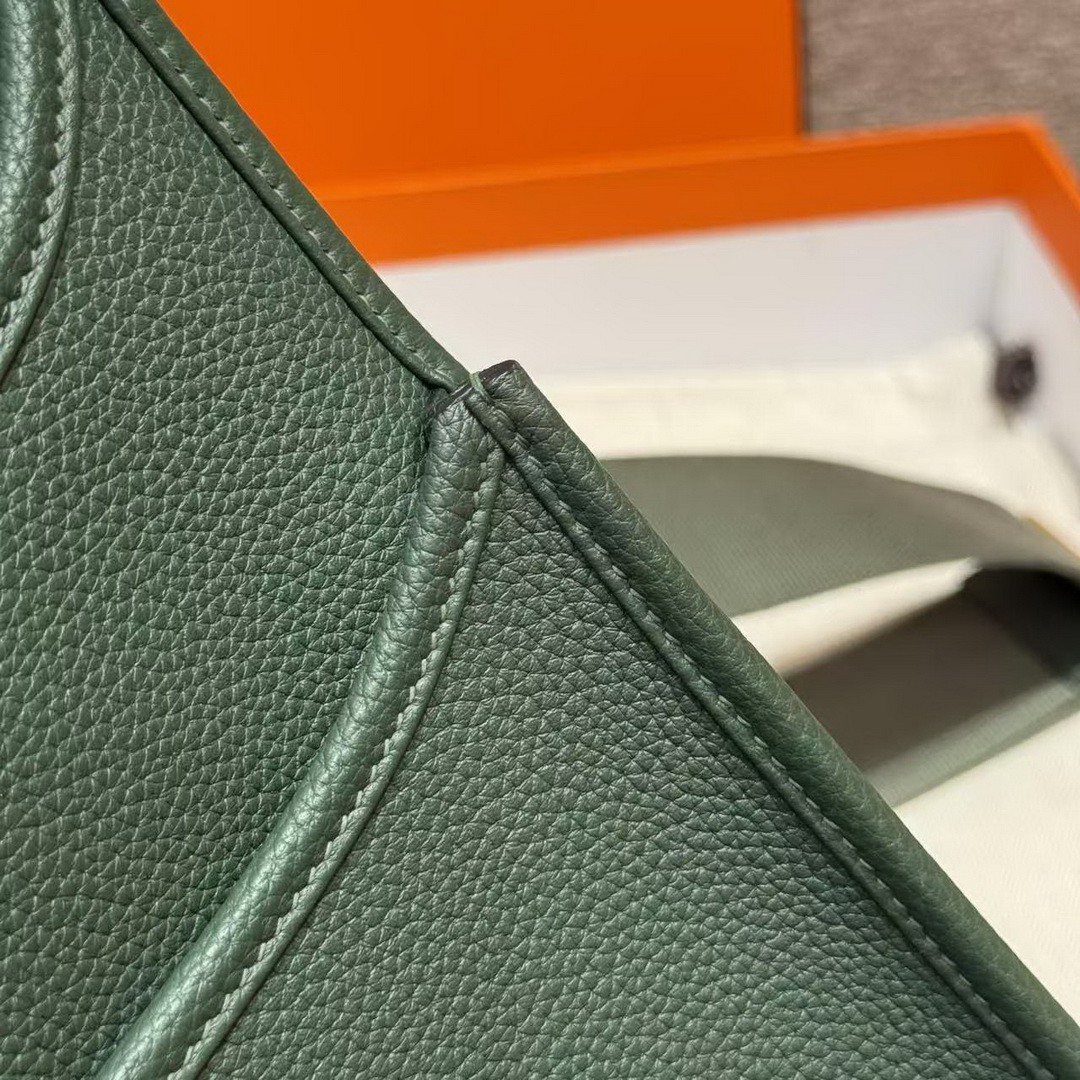 Hermes Evelyne 29 CM Bag Handmade In Taurillon Clemence Leather Gold Hardware 65 Vert Moyen - Image 6