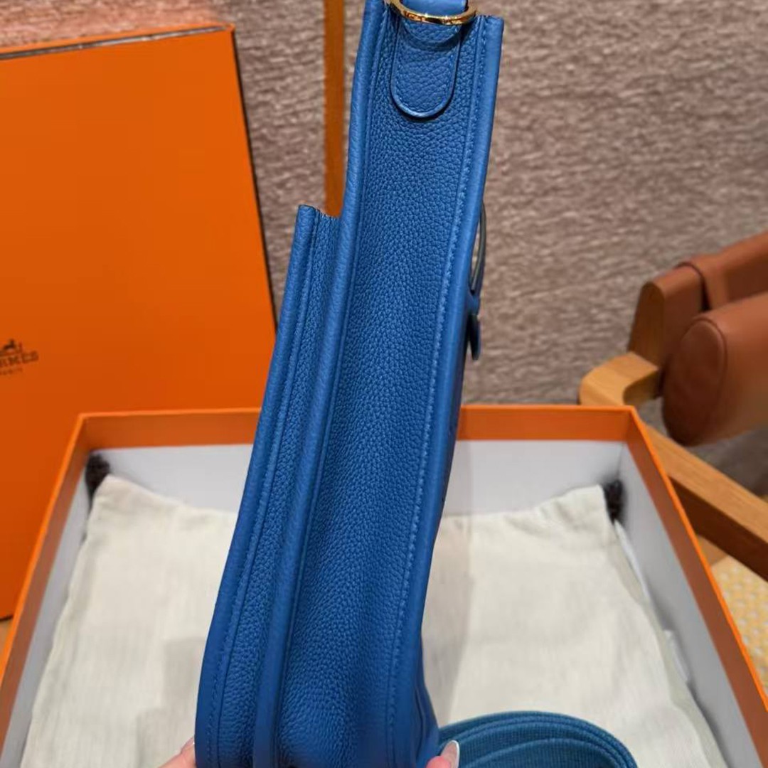 Hermes Evelyne 29 CM Bag Handmade In Taurillon Clemence Leather Gold Hardware 71 Blue France - Image 16