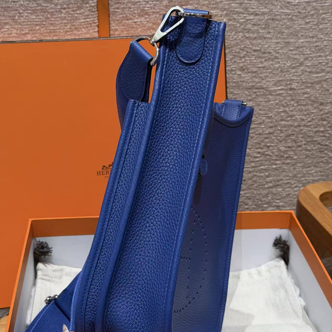 Hermes Evelyne 29 CM Bag Handmade In Taurillon Clemence Leather Silver Hardware 7T Blue Electric - Image 20
