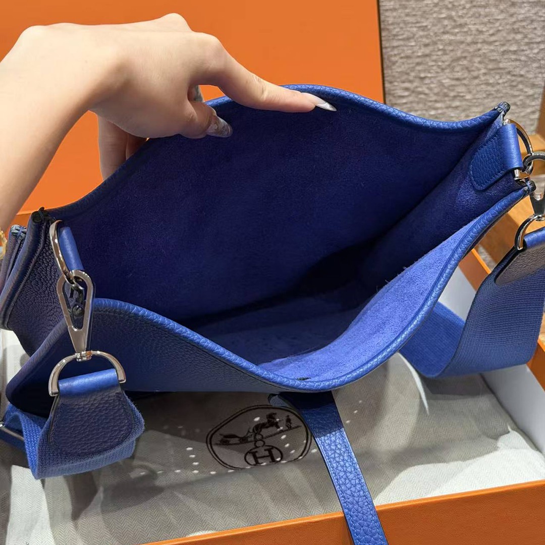Hermes Evelyne 29 CM Bag Handmade In Taurillon Clemence Leather Silver Hardware 7T Blue Electric - Image 16