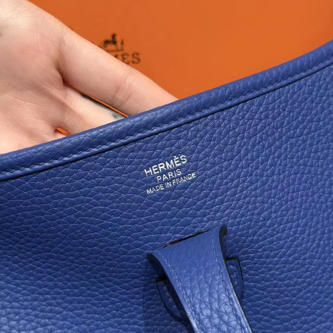 Hermes Evelyne 29 CM Bag Handmade In Taurillon Clemence Leather Silver Hardware 7T Blue Electric - Image 15