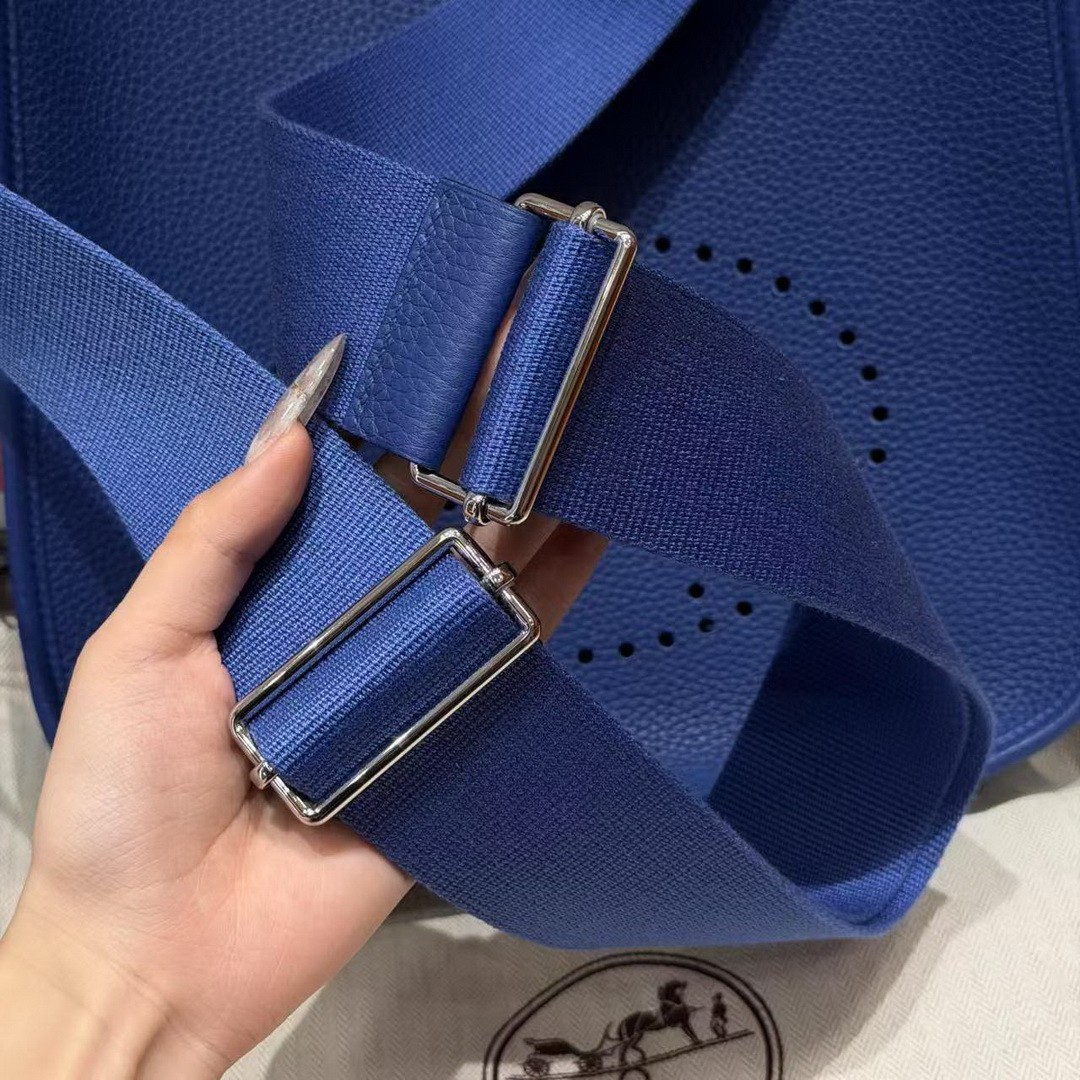 Hermes Evelyne 29 CM Bag Handmade In Taurillon Clemence Leather Silver Hardware 7T Blue Electric - Image 12