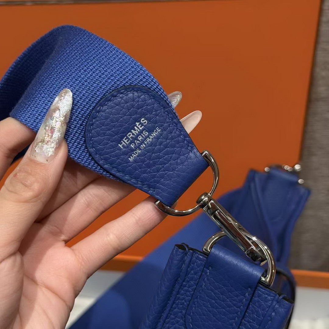 Hermes Evelyne 29 CM Bag Handmade In Taurillon Clemence Leather Silver Hardware 7T Blue Electric - Image 8
