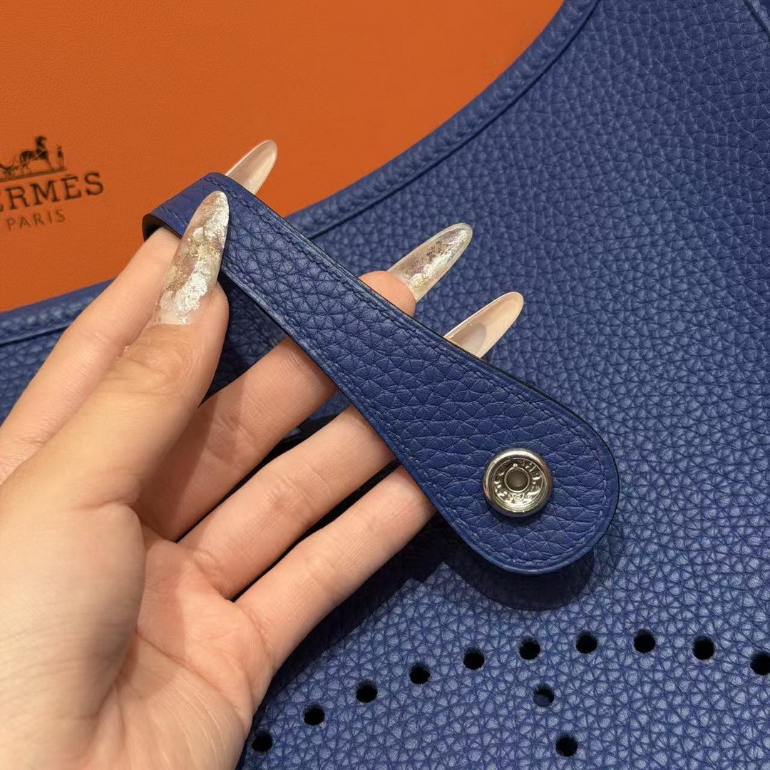 Hermes Evelyne 29 CM Bag Handmade In Taurillon Clemence Leather Silver Hardware 7T Blue Electric - Image 7