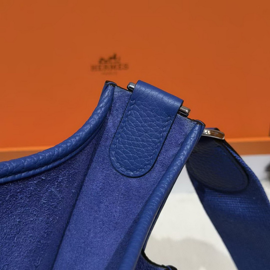 Hermes Evelyne 29 CM Bag Handmade In Taurillon Clemence Leather Silver Hardware 7T Blue Electric - Image 4