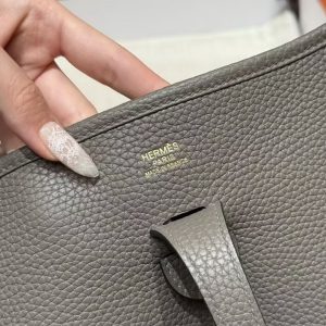 Hermes Evelyne 29 CM Bag Handmade In Taurillon Clemence Leather Gold Hardware 8F Etain - Image 12