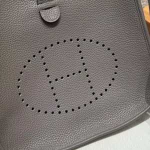 Hermes Evelyne 29 CM Bag Handmade In Taurillon Clemence Leather Gold Hardware 8F Etain - Image 9