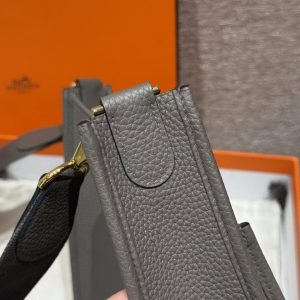 Hermes Evelyne 29 CM Bag Handmade In Taurillon Clemence Leather Gold Hardware 8F Etain - Image 7