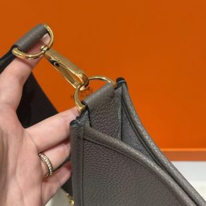 Hermes Evelyne 29 CM Bag Handmade In Taurillon Clemence Leather Gold Hardware 8F Etain - Image 6