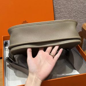 Hermes Evelyne 29 CM Bag Handmade In Taurillon Clemence Leather Silver Hardware 8Q Beige Marfa - Image 15