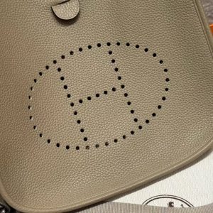 Hermes Evelyne 29 CM Bag Handmade In Taurillon Clemence Leather Silver Hardware 8Q Beige Marfa - Image 10