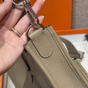 Hermes Evelyne 29 CM Bag Handmade In Taurillon Clemence Leather Silver Hardware 8Q Beige Marfa - Image 7
