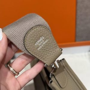 Hermes Evelyne 29 CM Bag Handmade In Taurillon Clemence Leather Silver Hardware 8Q Beige Marfa - Image 5